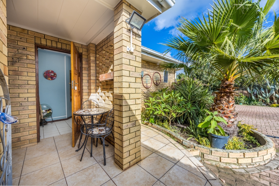 4 Bedroom Property for Sale in Vierlanden Western Cape